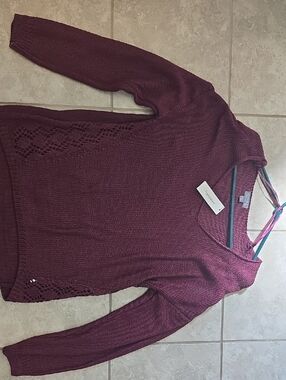 Francesca's Collections V-Neck Knit Sweater - Burgundy